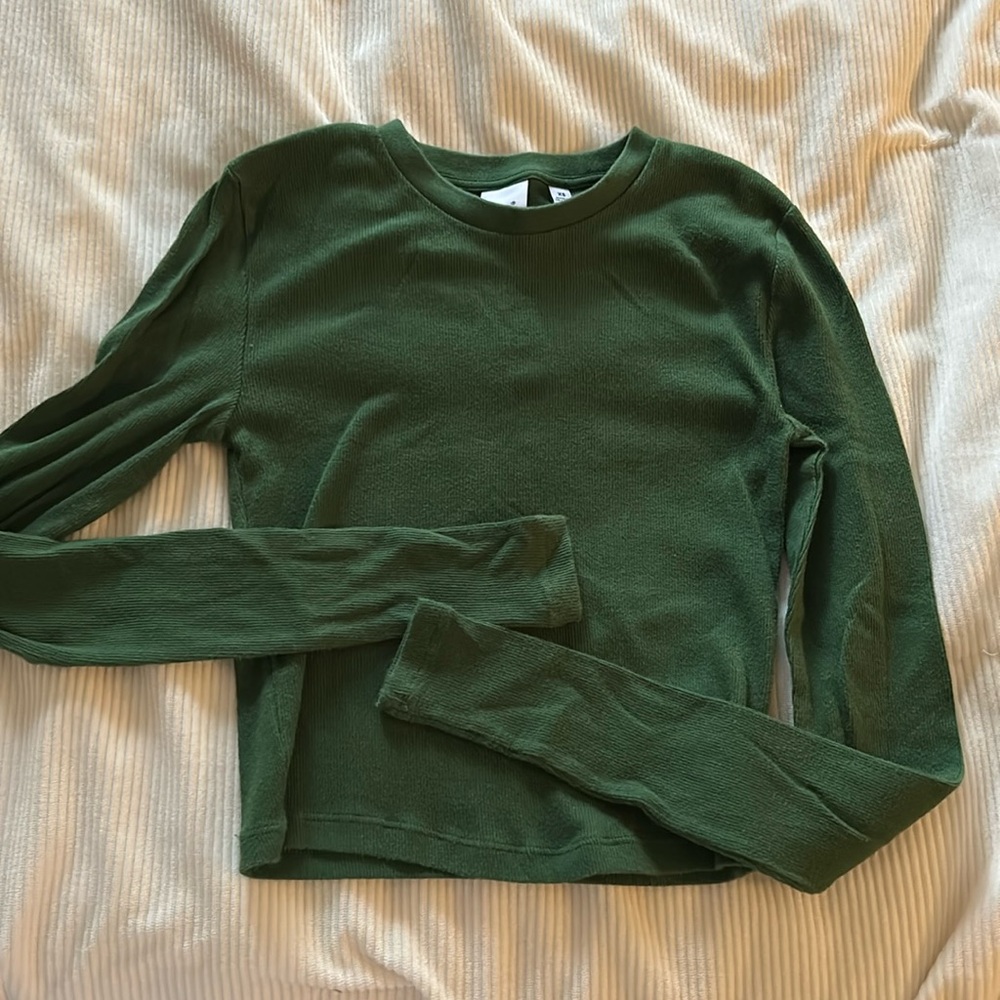 Aritzia TNA long sleeve